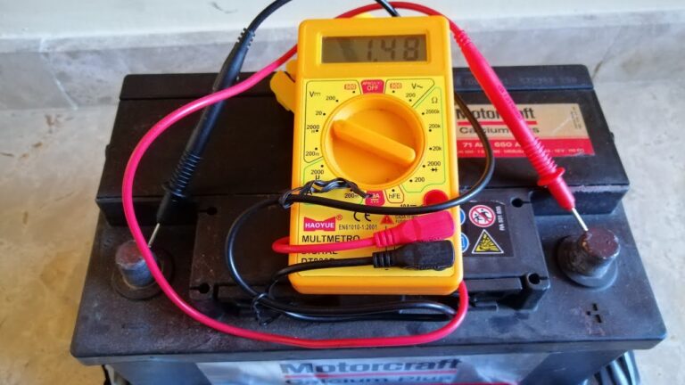 Descubre cómo comprobar la carga de batería con un multímetro