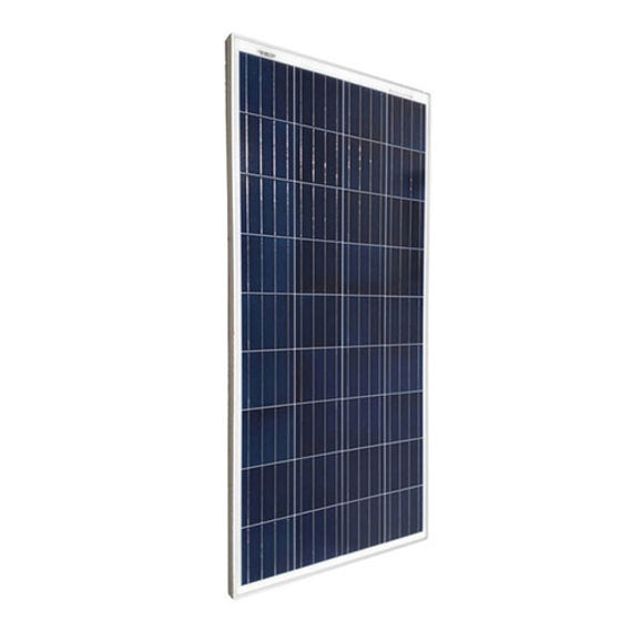 ¿Cuántos kilovatios por hora produce un panel solar de 400W?