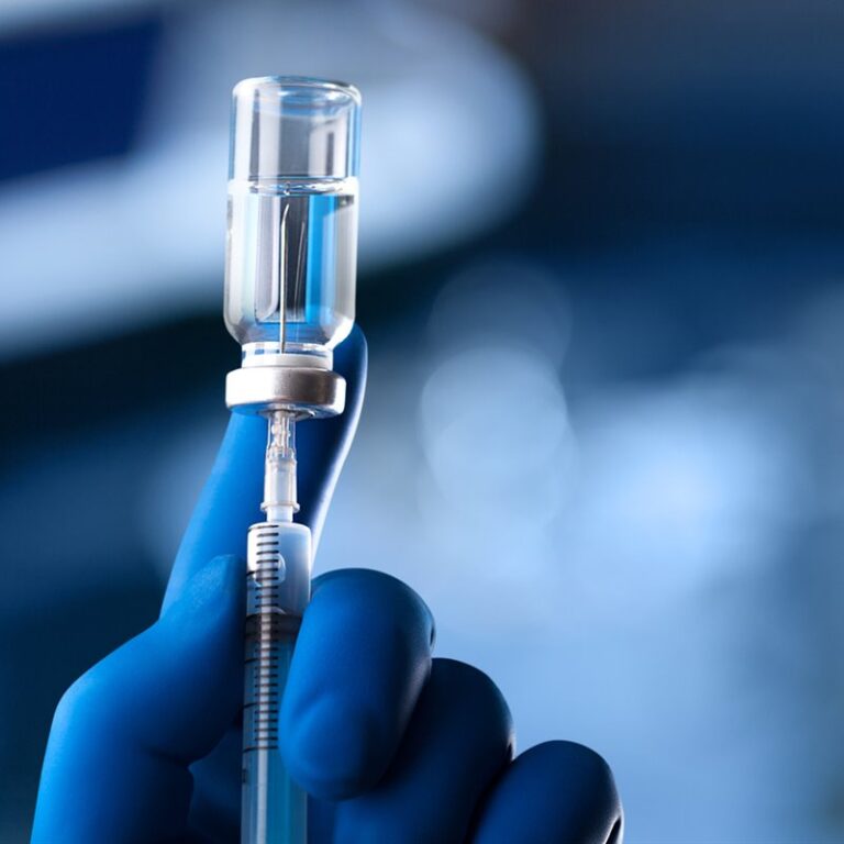 Las vacunas: el arma más efectiva contra la mortalidad, superando a los antibióticos